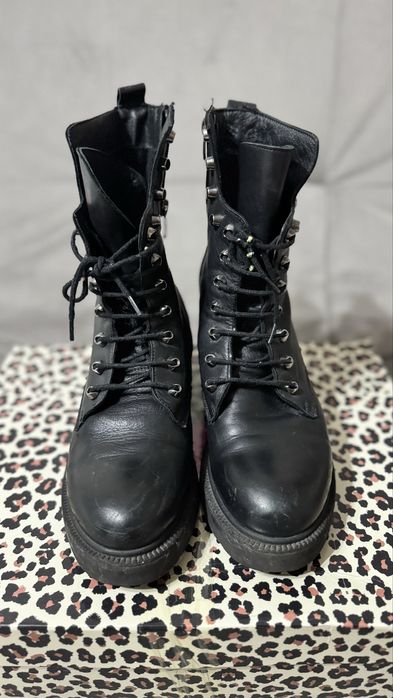 Продам сапожки женские