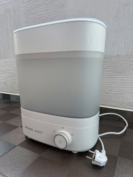 Продавам Електрически стерилизатор Philips Avent - Premium, с функция изсушаване