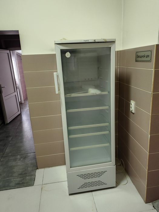 Витринный холодильник