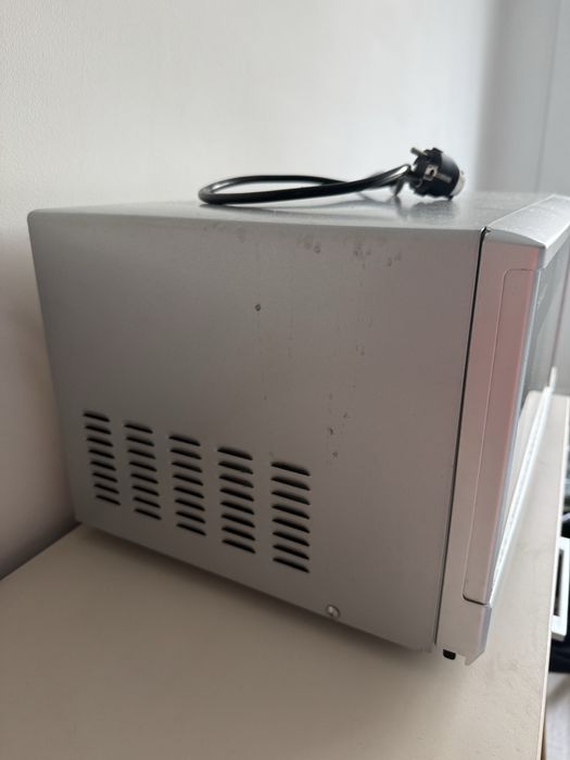 Cuptor cu micounde Sharp