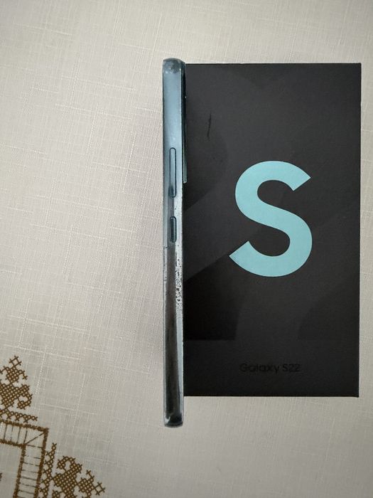 Продам Samsung S22