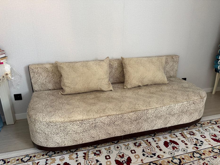 ДИВАН Б/У белый