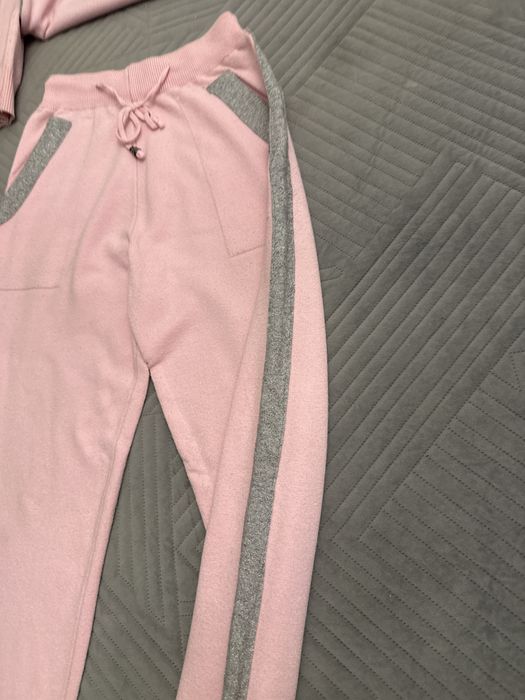 Продам прогулочный костюм