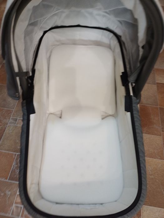 Set 3 in 1 , căruț , scoică și landou , ca nou