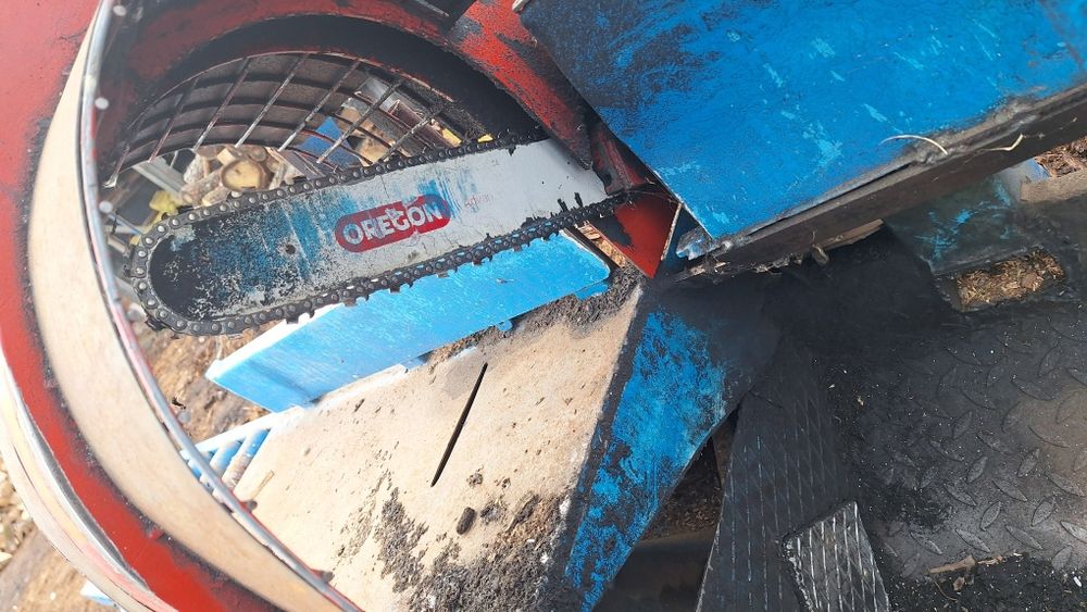 Машина за рязане и цепене на дърва Бартер