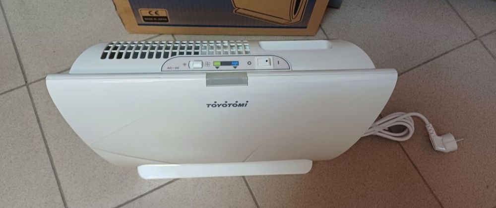 Преносим пречиствател на въздух TOYOTOMI AC-20