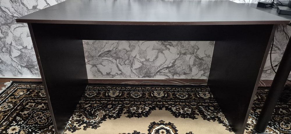 Стол компьютерный и для учебы!