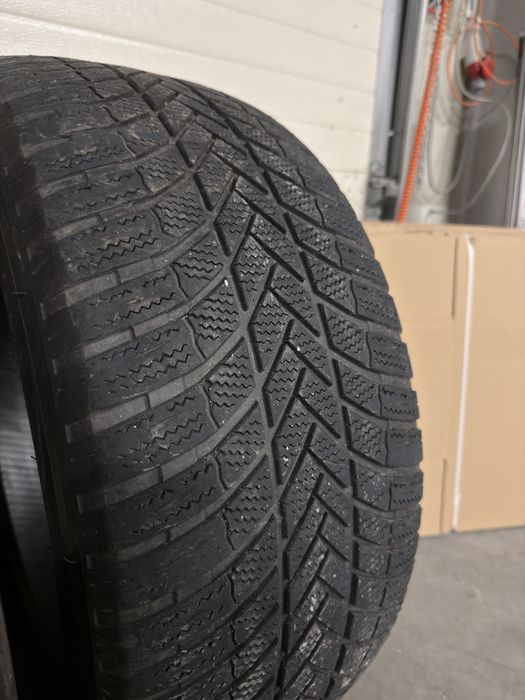 Anvelope Iarna Bridgestone Blizzak LM005 265 50 R19