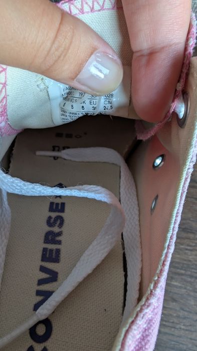 Розови кецове Converse