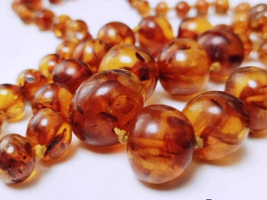 Vechi colier lant din chihlimbar natural baltic, de culoarea mierii, cu inchizatoare din argint 925, cabochon oval