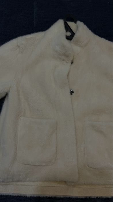 Продам шубу белую