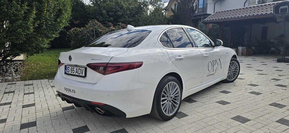 Alfa Romeo Giulia 2.0 Turbo AWD AT8 Veloce