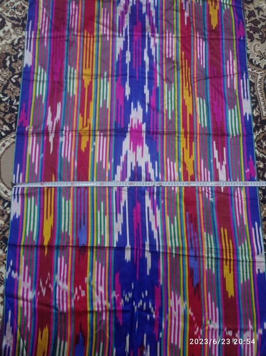 Atlas material chiroyli