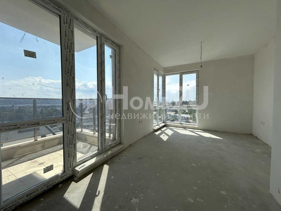 Продава се Тристаен апартамент в Варна, Трошево - 101 кв.м за 1676 €/кв.м - Снимка #2