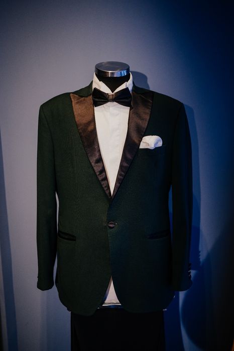 Închiriez manechine pt rochie mireasa/ costum mire