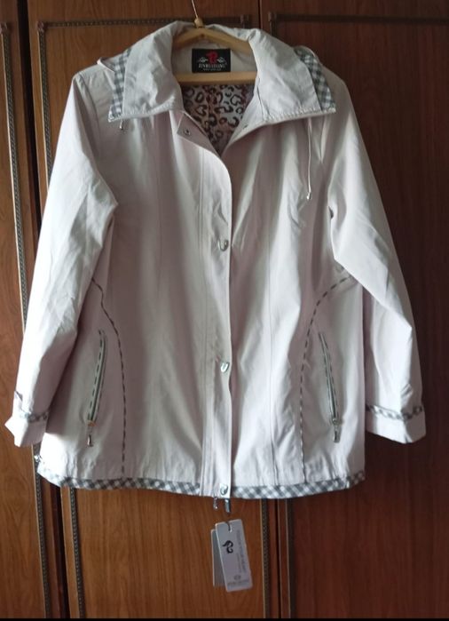 Продам новая ветровка