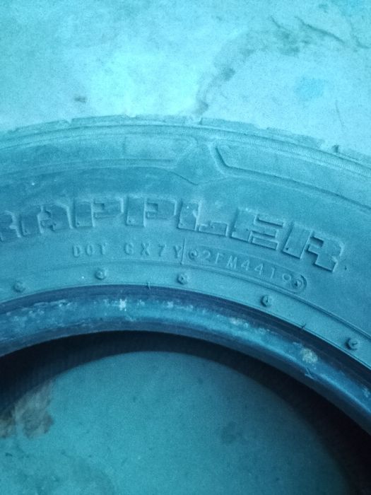 Продам шины Nitto Dura Grappler 265/65r17