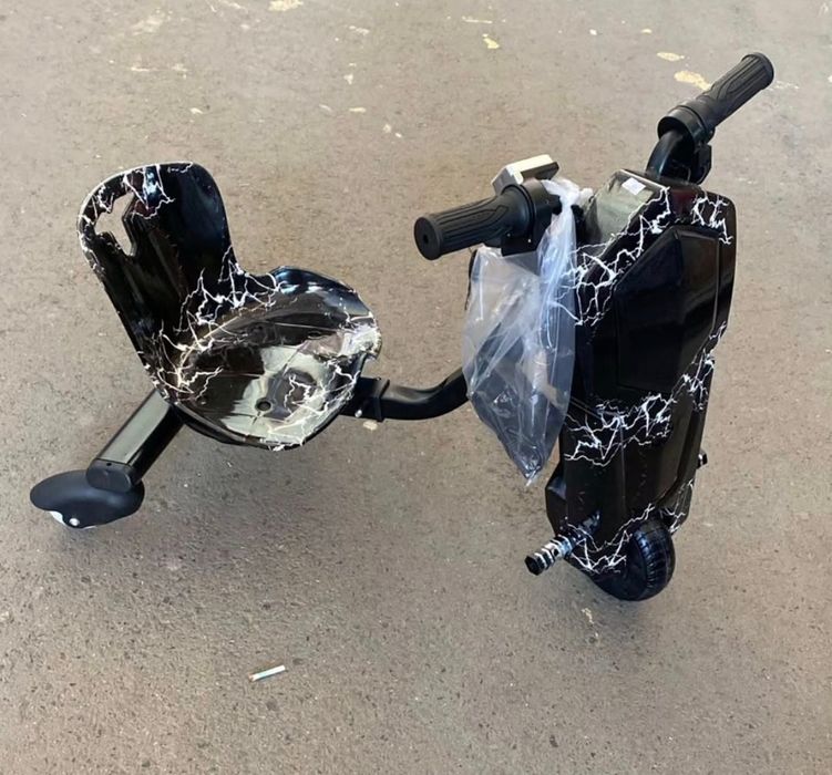 Дрифт кары, красный и черный.