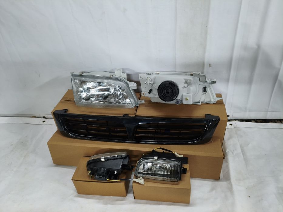Фары передние Тойота Карина Е