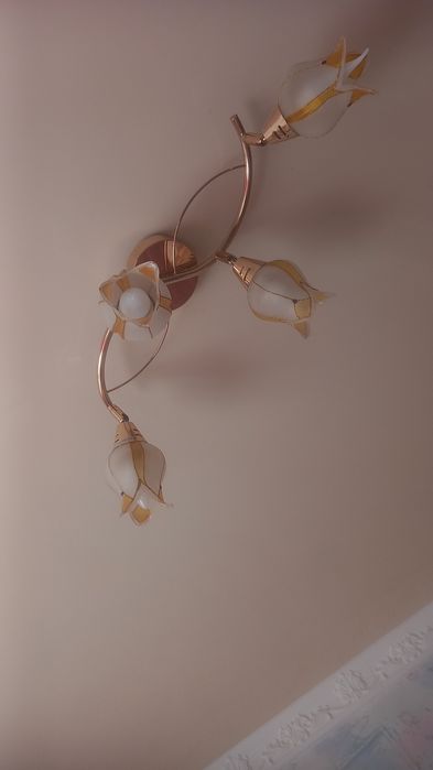 Продаётся  Люстра