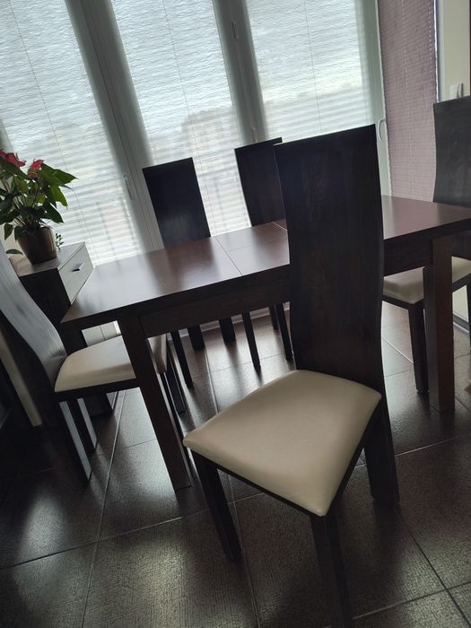 Столове - 6бр. + Трапезна маса от масив