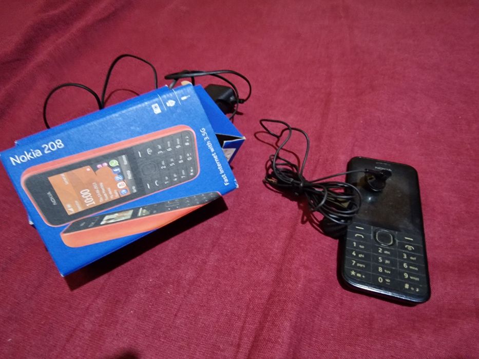 Telefon nokia cu incarcator