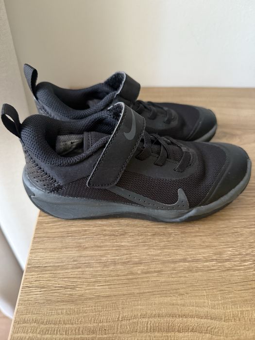 Нови и запазени маратонки Nike и боти Zara,размер 29.5, 28.5