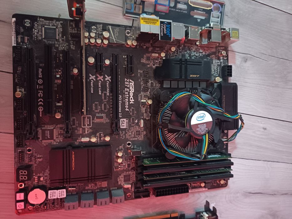 Дъно +процесор+Рам+видео карта