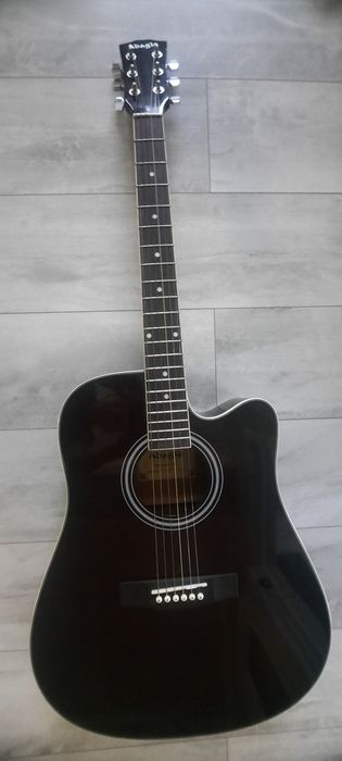 Продам гитару Adasio
