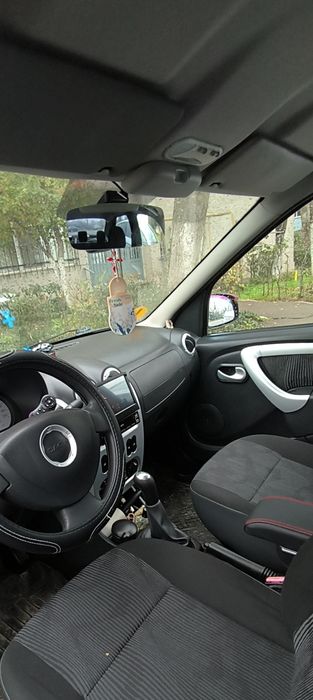 Vînd Logan Laureat 2009 1,4 MPI