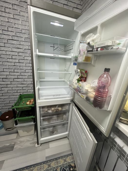 Продам холодилник самсунг