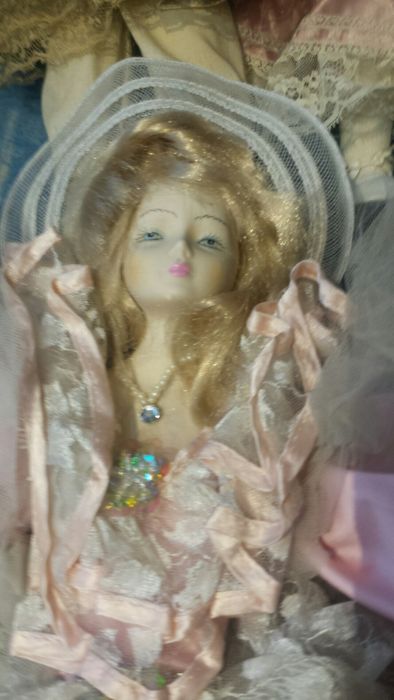 Papusa portelan 60cm 135 lei redus de la 190 lei