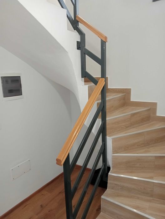 Porți,garduri,balustrade confecții metalice