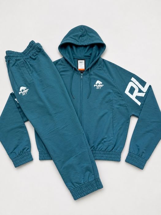 Дамски екип Flair М 100% оригинални