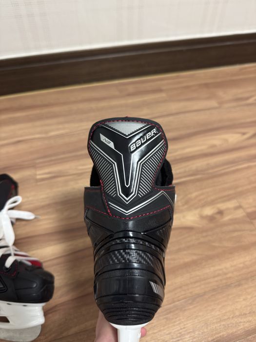 Коньки хоккейные