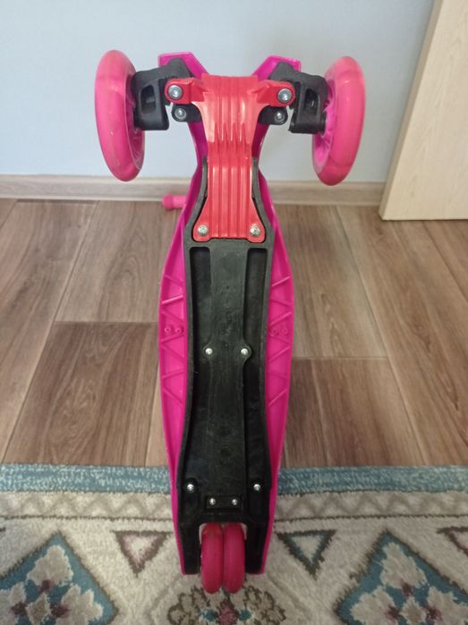 Самакат для девочки.