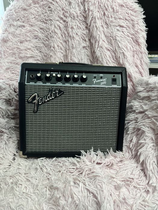 Электрогитара fender