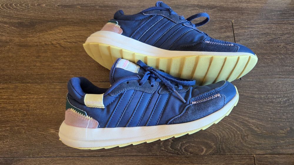 Дамски маратонки Adidas размер 38, многоцветнни