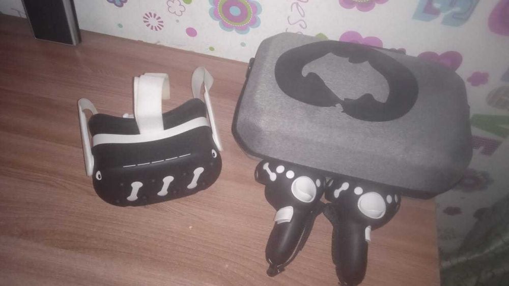 Продаётся потрясающая вещь-OCULUS-QUEST-2 c внутренней памятью 128 ГБ+