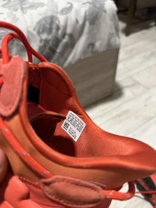 Adidas Ozweego special edition