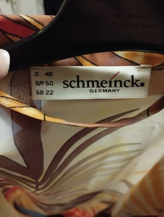 Vând costum din trei piese mărimea 48