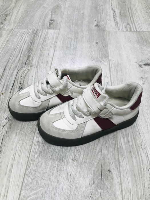 Продам обувь для девочки по 3000