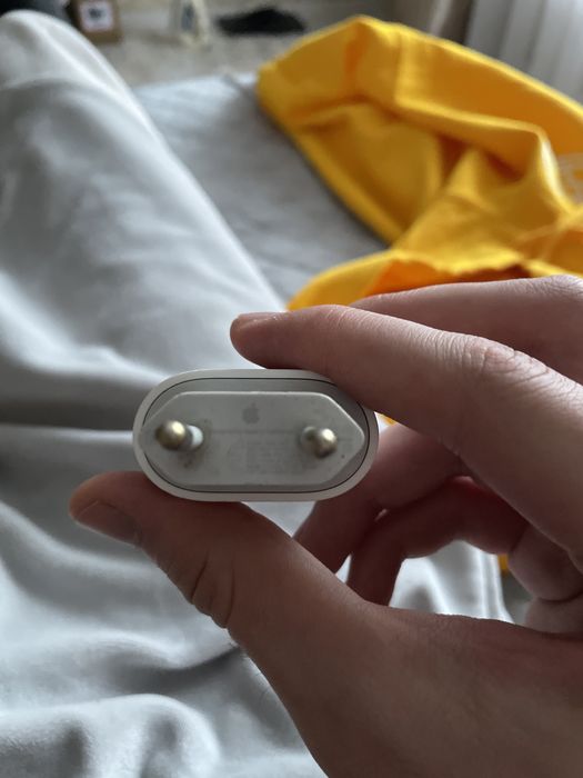 Продам ОРИГИНАЛЬНЫЙ адаптер для Apple