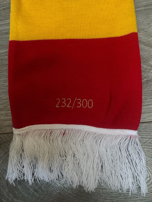 Лимитиран, двулицев шал на Левски