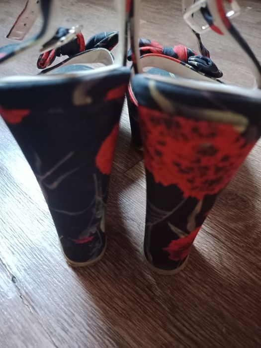 Босоножки женские рр38