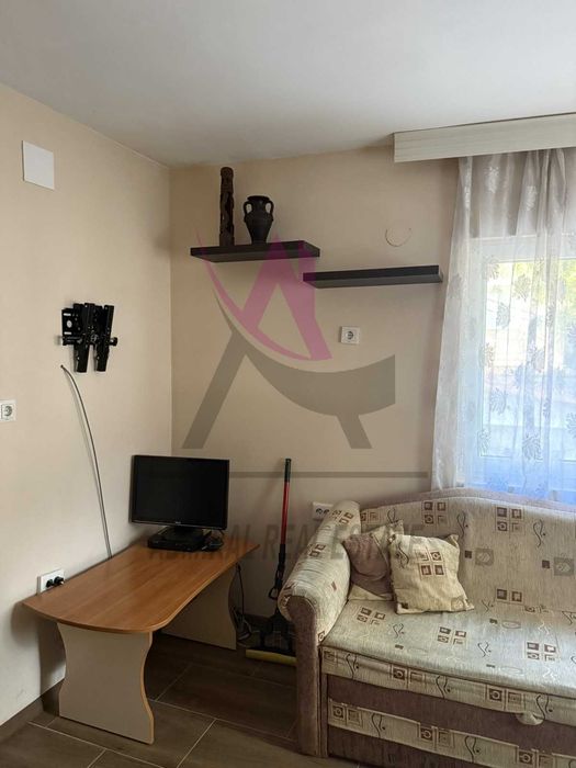 Атрактивна цена -тристаен -Лятно кино