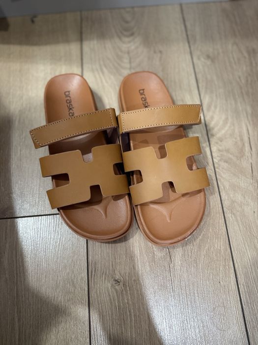 Продам шлепанцы женскик