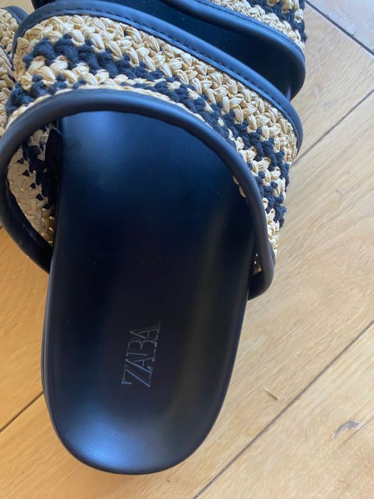 Мъжки чехли Zara