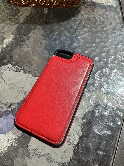 Чехлы на айфон 8