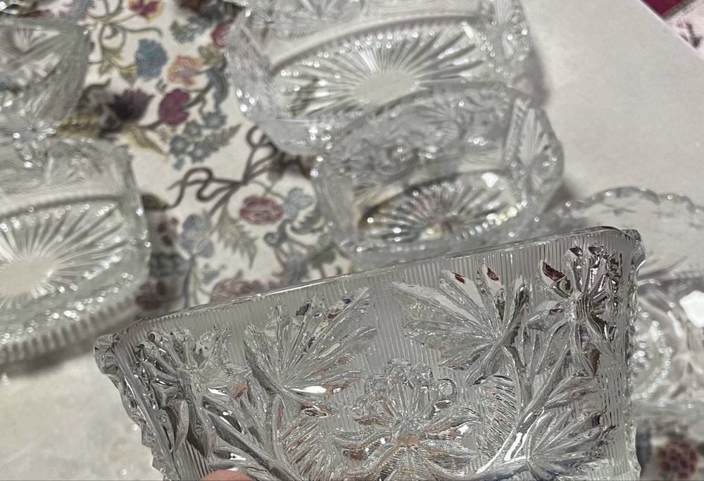 Хрусталная вазы посуды